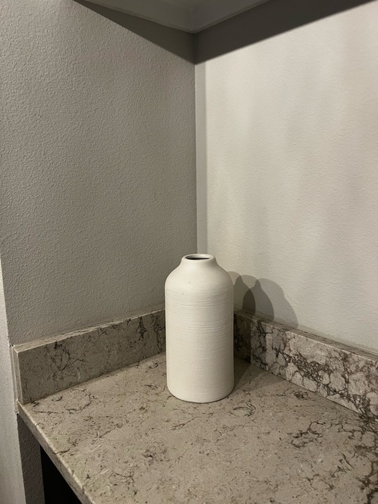 Other - 🪷 Minimalist White Ceramic Vase 🪷